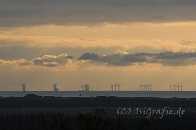 IMG_4151-01.jpg - Blick vom Blaabjerg auf die Horns Rev Offshore Windkraftanlage